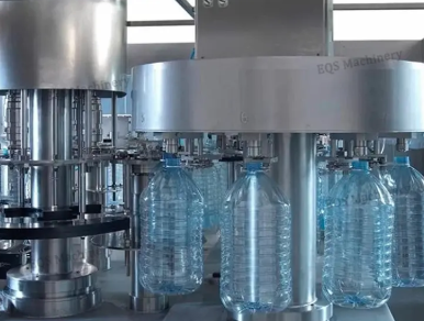 Water Filling Sealing Machine