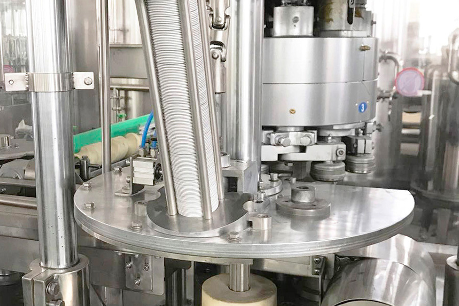 Carbonated Filling Machine For Cans